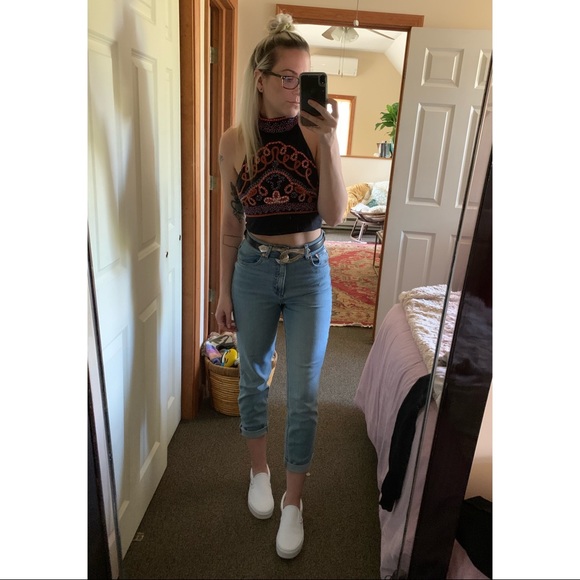 Meet your Posher, Caitlin - Picture 7 of 11